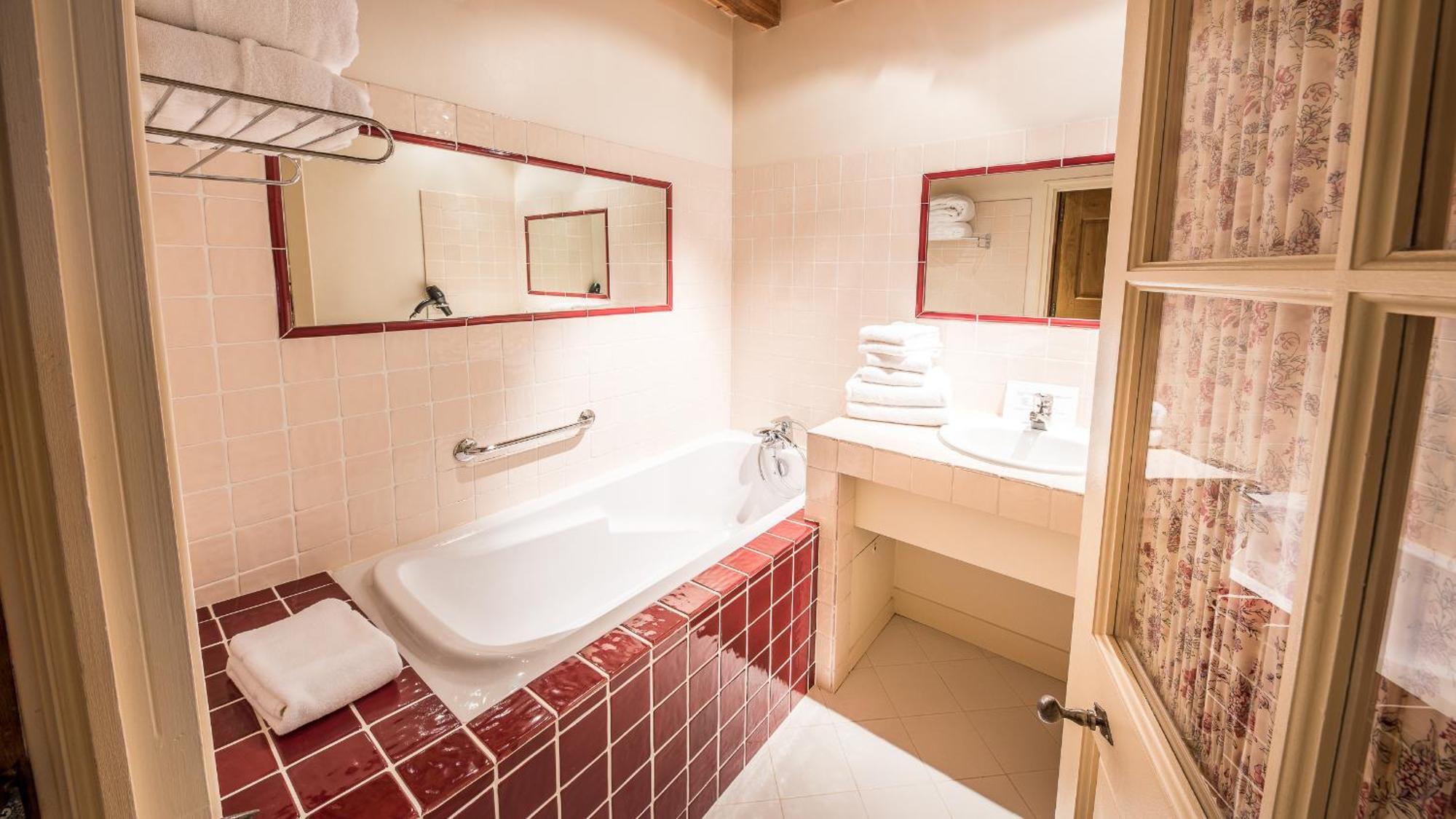 Le Champ Des Oiseaux Hotel & Spa Троа Екстериор снимка